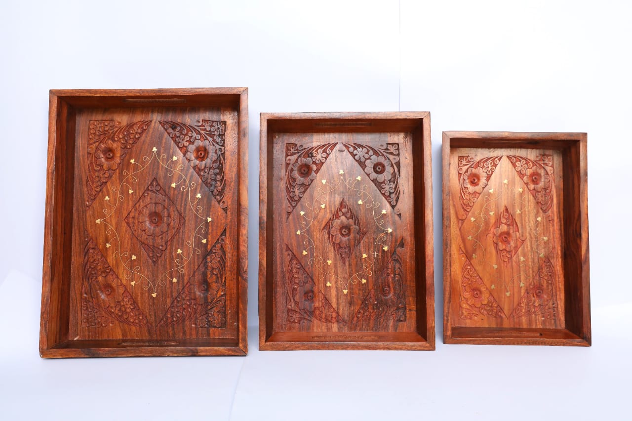 Set Of 3 Trays – Carving